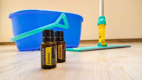 DIY Multi-Purpose Cleaner with Essential Oils: Natural & Effective Cleaning Bulgaria, DIY Bulgaria, Jasmine Drop Bulgaria